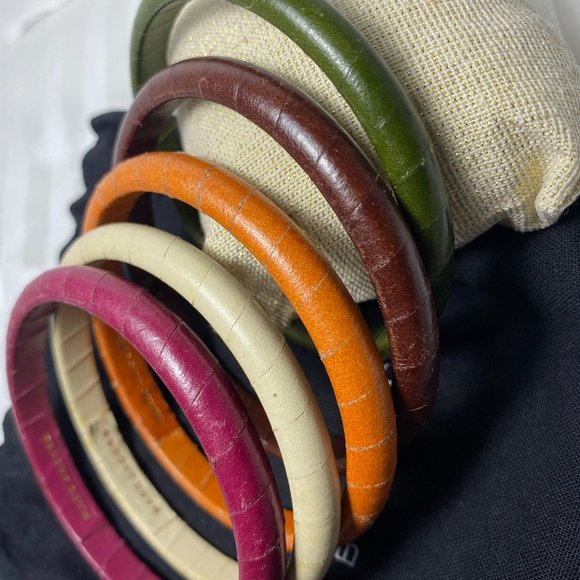 Marc Jacobs Leather 5pc Bangle Set with Pouch - Picture 3 of 5